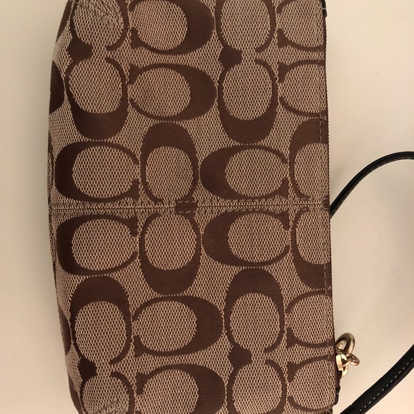 Coach Wristlet - Picture 3 of 3